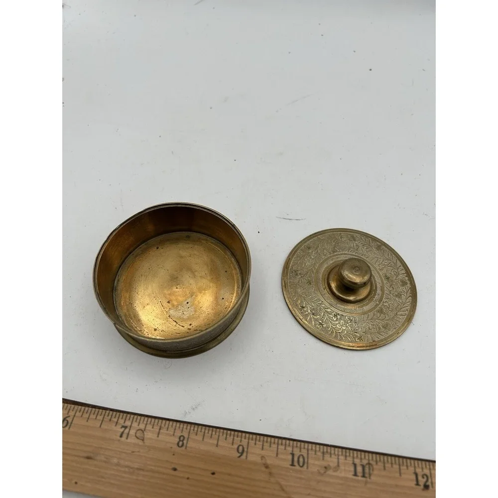 Vintage Brass Round Trinket / Jewelry Box‎ Lidded Floral Carving
